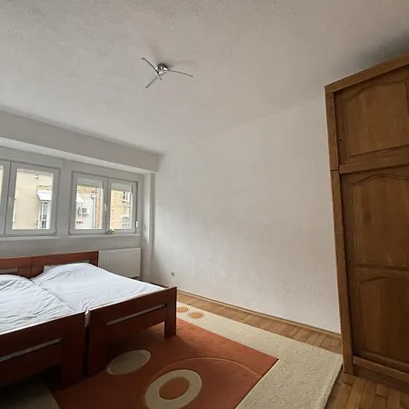 Trosoban Stan Na Super Lokaciji Apartament *