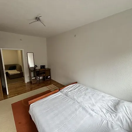 Trosoban Stan Na Super Lokaciji Apartament